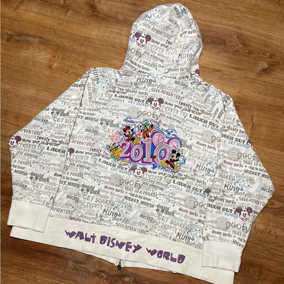 Disney Tops - Vintage Disney‎